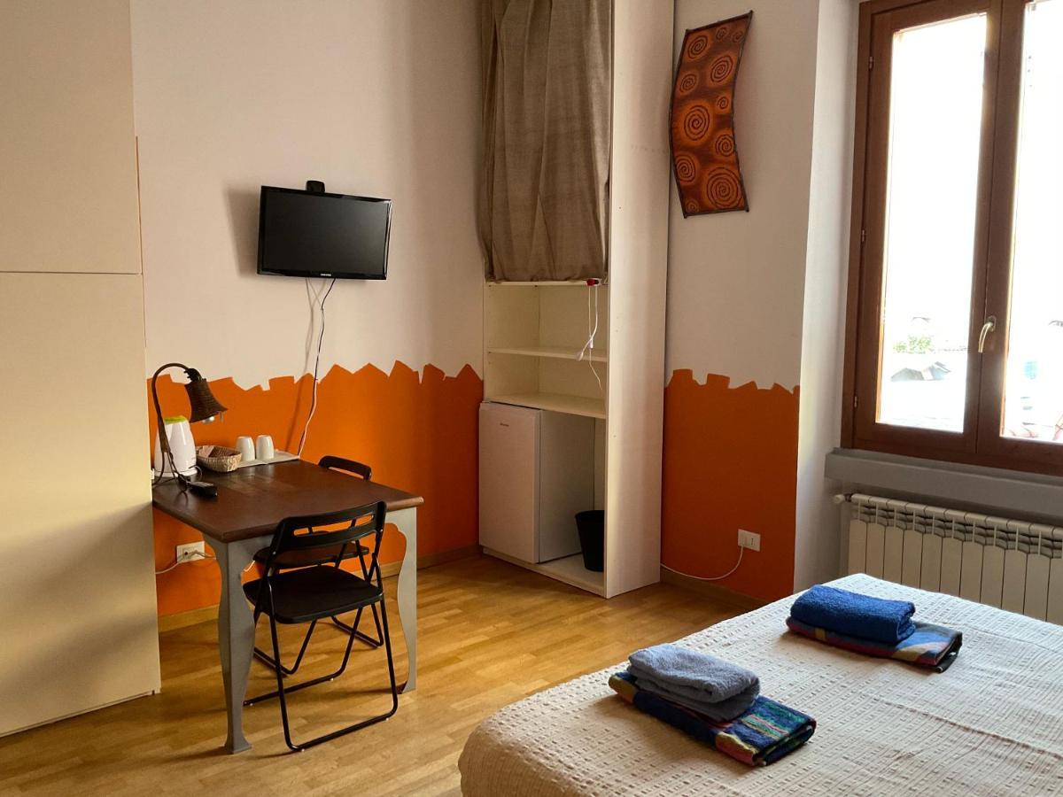 Isolab: Monolocale In Zona Isola Apartment Milan Luaran gambar